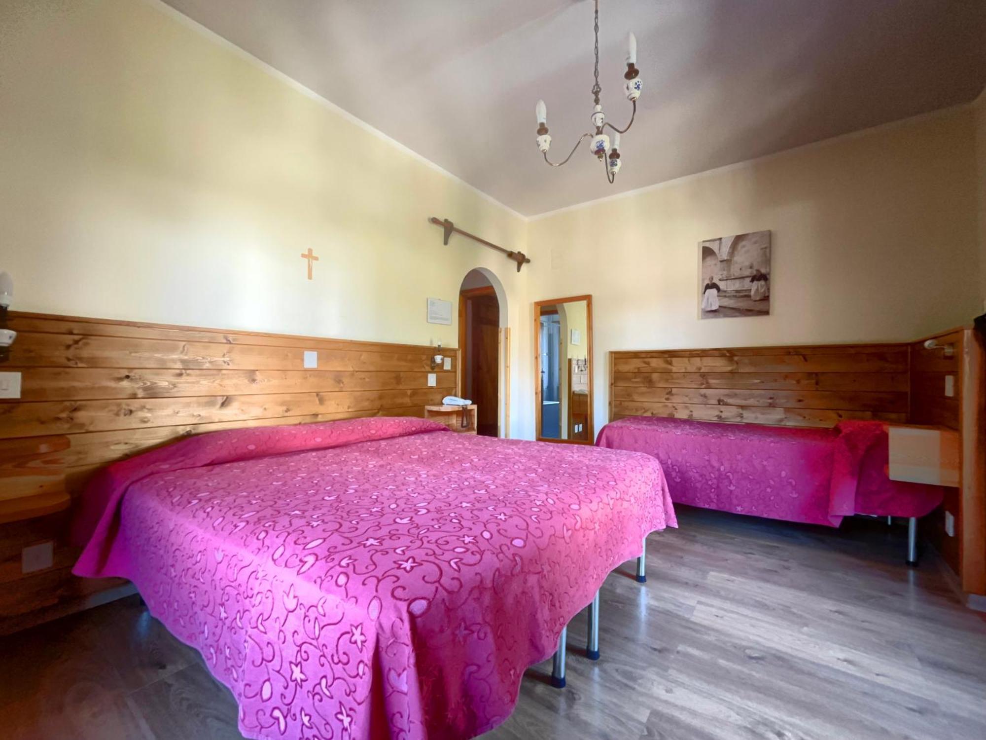 Hotel Garni Mille Pini Скано Екстериор снимка