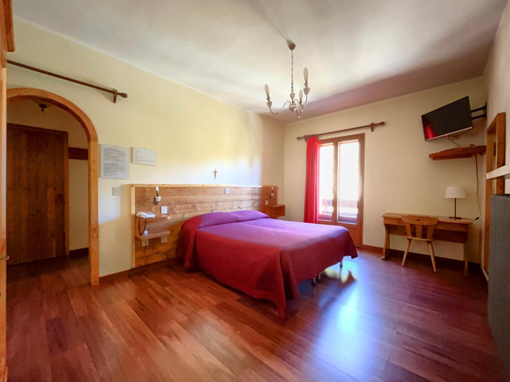 Hotel Garni Mille Pini Скано Екстериор снимка