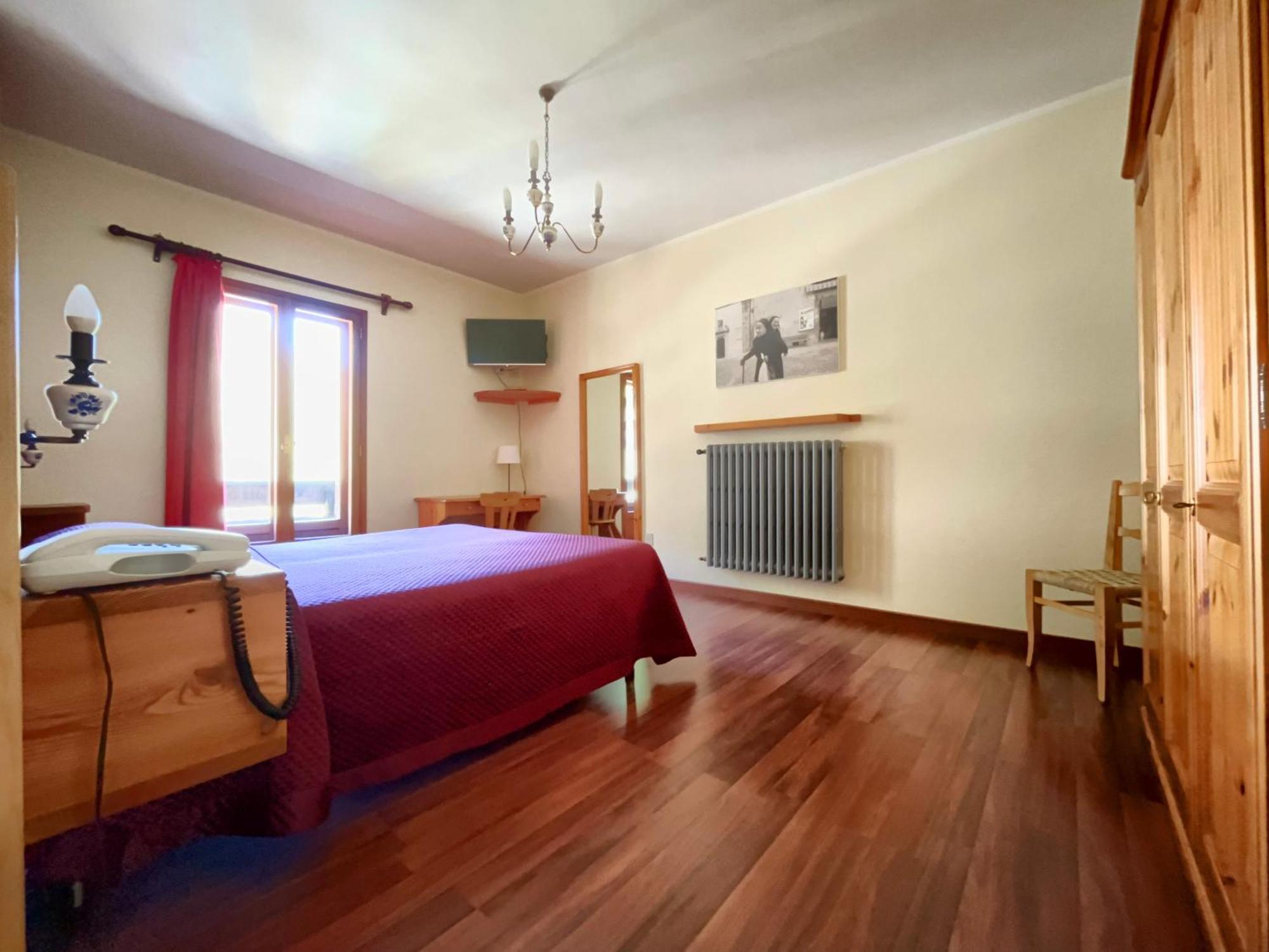 Hotel Garni Mille Pini Скано Екстериор снимка