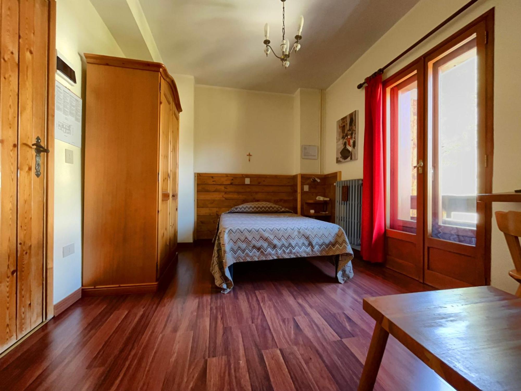 Hotel Garni Mille Pini Скано Екстериор снимка